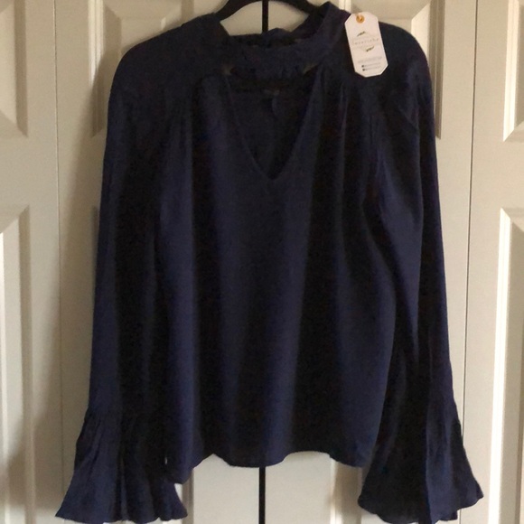 Reduced NWT Med Left choker, tie back, bell sleeve - Picture 5 of 7